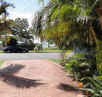 2 'Copacabana' 61 Sandy Point Road - cute unit with water views from the balcony - Accommodation Search