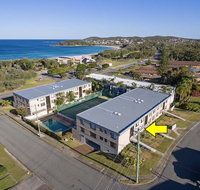 2 'The Dunes' 38 Marine Drive - pool tennis court and so close to the beach - Accommodation Search