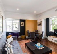 2 Bdrm Art Deco Apt Stroll To Bondi Junction - Accommodation Search