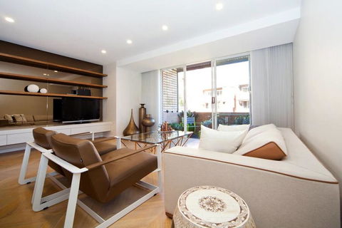 2 Bed Sydney Executive Apt Close To City - Accommodation Search 1