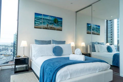 2 Bedroom Apartment With City Views - Accommodation Search 3