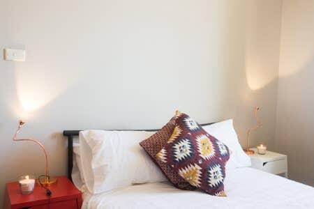 2 Bedroom Harbour View At The Rocks Heart Of CBD - Accommodation Search 1