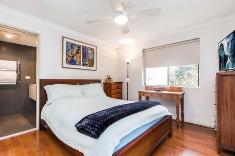 2 Bedroom With Parking & AC Close To Beach & City - Accommodation Search 1