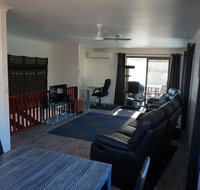 2-29 Rumbalara Avenue - Rainbow Beach Bring your dog or your cat or bring both Free Wi-Fi - Accommodation Search