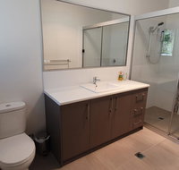 26 Satinwood Drive- Low set modern sleeps 8 - Accommodation Search