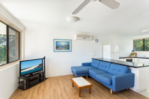 26 Wallis View - Opposite The Lake - 3 Bedroom Apartment - Sleeps 8 - Accommodation Search 2