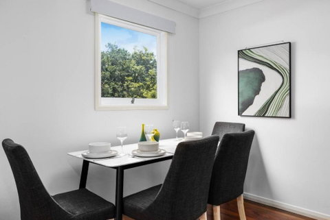 Best Value 4Beds Home Near Shops, Cafes And Forest - Accommodation Search 3