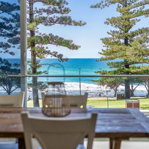 Burleigh Beach Abode With Beach View - Accommodation Search 0