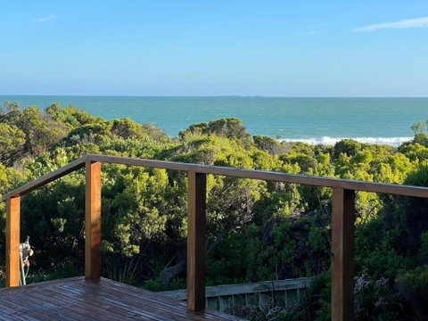 C4 Miles Beach Shack - Accommodation Search 4