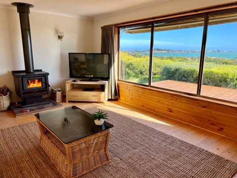 C4 Miles Beach Shack - Accommodation Search 3