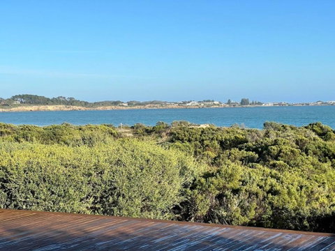 C4 Miles Beach Shack - Accommodation Search 0