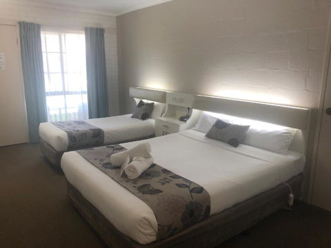 CAPRICORN MOTOR Inn - Accommodation Search 3