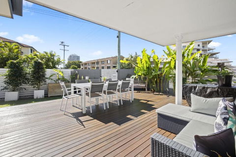 CARAVAN, BOAT & PET Friendly - RIGHT ON THE BORDER - Accommodation Search 0