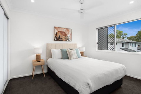 Comfortable 3-Bed Retreat Close Parks - Accommodation Search 4