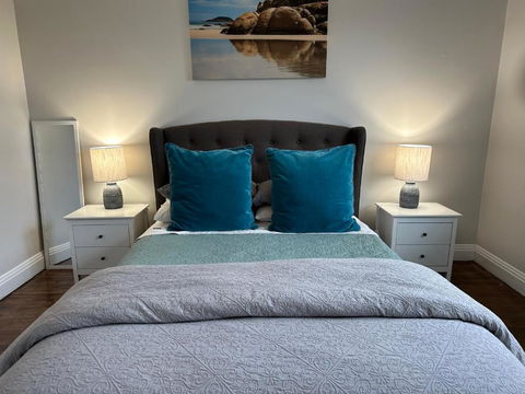 Daisy Cottage On Duke 2BR - Accommodation Search 1