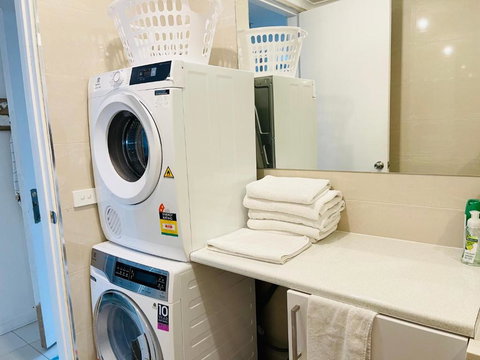 D101 Charming Apartment- Free Parking - Accommodation Search 3