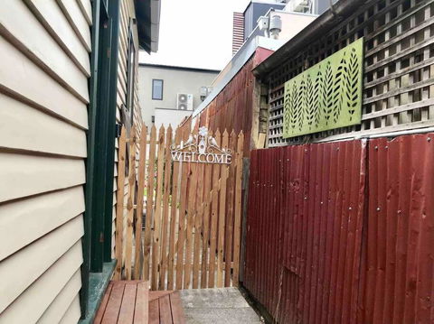 D109 Inner City Oasis On Buckingham - Accommodation Search 1