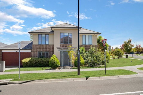 Deluxe Family Montpellier Gardens Estate - Burwood - Accommodation Search 0