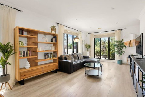 Deluxe Family Montpellier Gardens Estate - Burwood - Accommodation Search 2