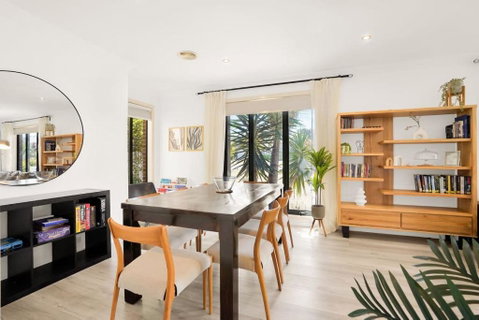 Deluxe Family Montpellier Gardens Estate - Burwood - Accommodation Search 3