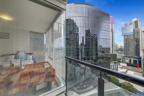 2BR Vue Grand Southbank Melbourne, FREE Parking - Accommodation Search 0