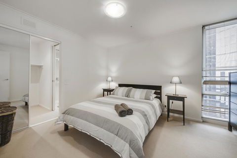 2BR Vue Grand Southbank Melbourne, FREE Parking - Accommodation Search 3