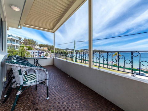3 'Sunset' 11 Victoria Parade - Stunning Unit Right Across From The Water - Accommodation Search 3
