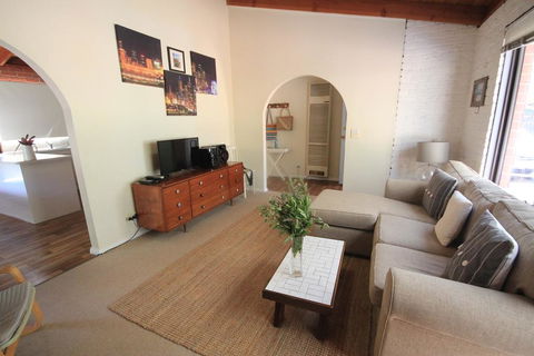 32 Owarra Street - Accommodation Search 3
