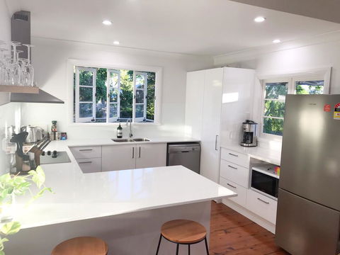 4 Bedroom House - Walk To Southbank - Accommodation Search 0