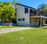 40 Rumbalara Avenue - Rainbow Beach Entertain on the spacious verandah overlooking beautiful Rainbow Beach - Accommodation Search