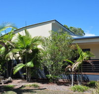 44 Cypress Avenue - Holiday home in a quiet location close to patrolled beach and CBD - Accommodation Search