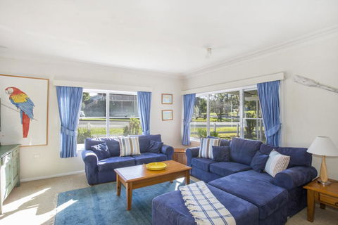 45 Golf Ave - Superb Location - Accommodation Search 1