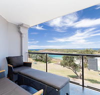 5 'The Outlook' 4 Ocean Parade - overlooking Boat Harbour beach and ducted air conditioning - Accommodation Search