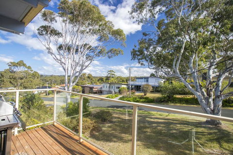 58 Lockhart Ave - Unlock Mollymook's Heart - Accommodation Search 2