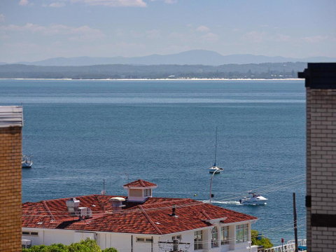 6 'Bahia', 47 Ronald Avenue - Fantastic Location With Filtered Water Views - Accommodation Search 2