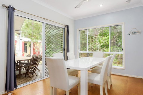 6 Ibis Court - Modern Tropical Family Home With Inground Swimming Pool & Outdoor Entertaining Area - Accommodation Search 0
