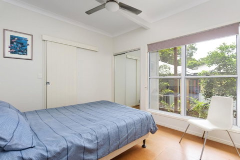 6 Ibis Court - Modern Tropical Family Home With Inground Swimming Pool & Outdoor Entertaining Area - Accommodation Search 2