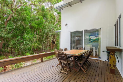 6 Ibis Court - Modern Tropical Family Home With Inground Swimming Pool & Outdoor Entertaining Area - Accommodation Search 1