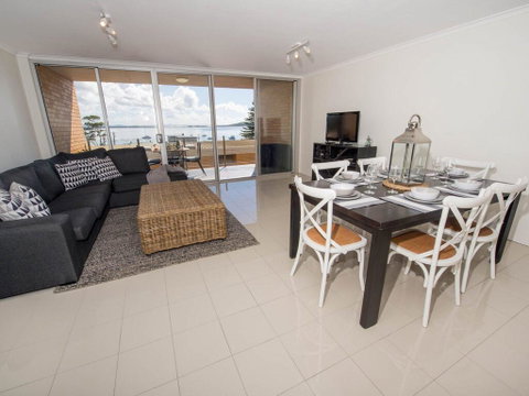 7 'The Crest' 6-8 Tomaree St - Stunning Unit With Spectacular Water Views. - Accommodation Search 2