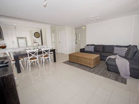 7 'The Crest' 6-8 Tomaree St - Stunning Unit With Spectacular Water Views. - Accommodation Search 3