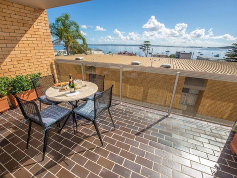 7 'The Crest' 6-8 Tomaree St - Stunning Unit With Spectacular Water Views. - Accommodation Search 0