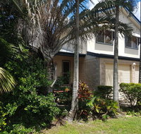 8 Hakea Place - Family Home on a Quiet Street Close to Beach  Shops Pet Friendly - Accommodation Search