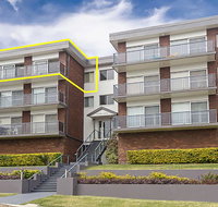 9 'Adriana' 83 Ronald Avenue - fabulous views  aircon - Accommodation Search
