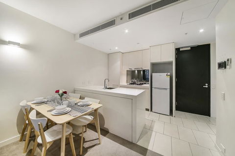 A Central & Cozy 2BR Apt Near Federation Square - Accommodation Search 2
