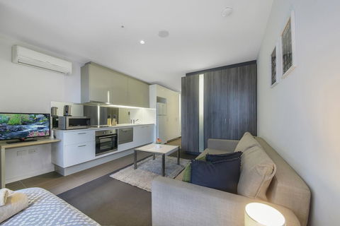 A Cozy & Comfy Studio Next To Southern Cross - Accommodation Search 1