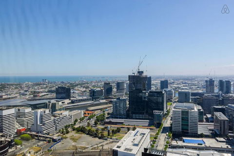 A Cozy CBD Suite With Spectacular City Views - Accommodation Search 2