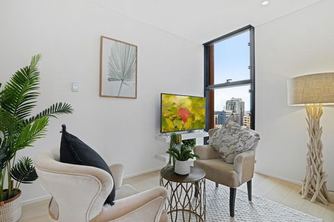 A Luxury Home Hidden In The Urban Oasis - Accommodation Search 1