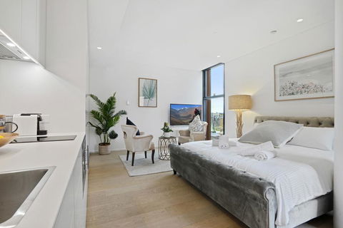 A Luxury Home Hidden In The Urban Oasis - Accommodation Search 0