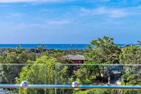 A PERFECT STAY - The Lookout - Accommodation Search 0
