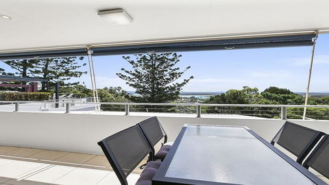 A Stylish Apartment With Noosa Views! - Unit 6 Yaringa 29 Noosa Drive - Accommodation Search 0
